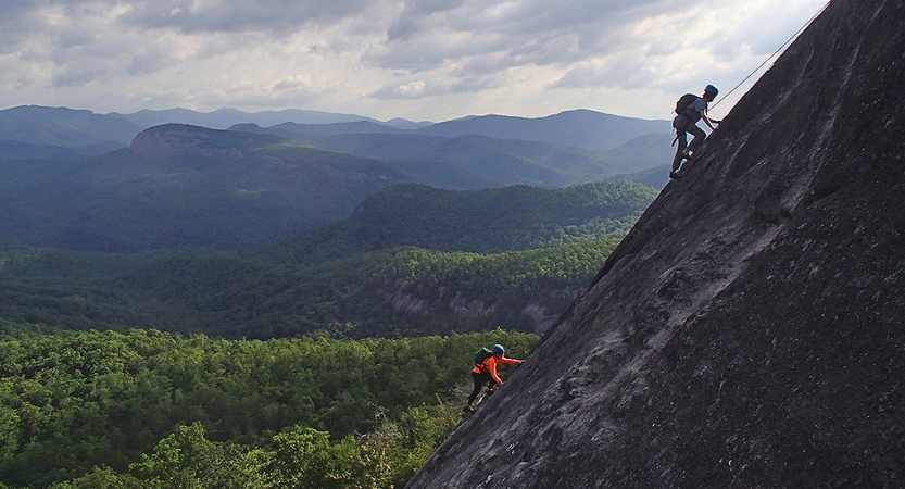 climbing and repelling excursions